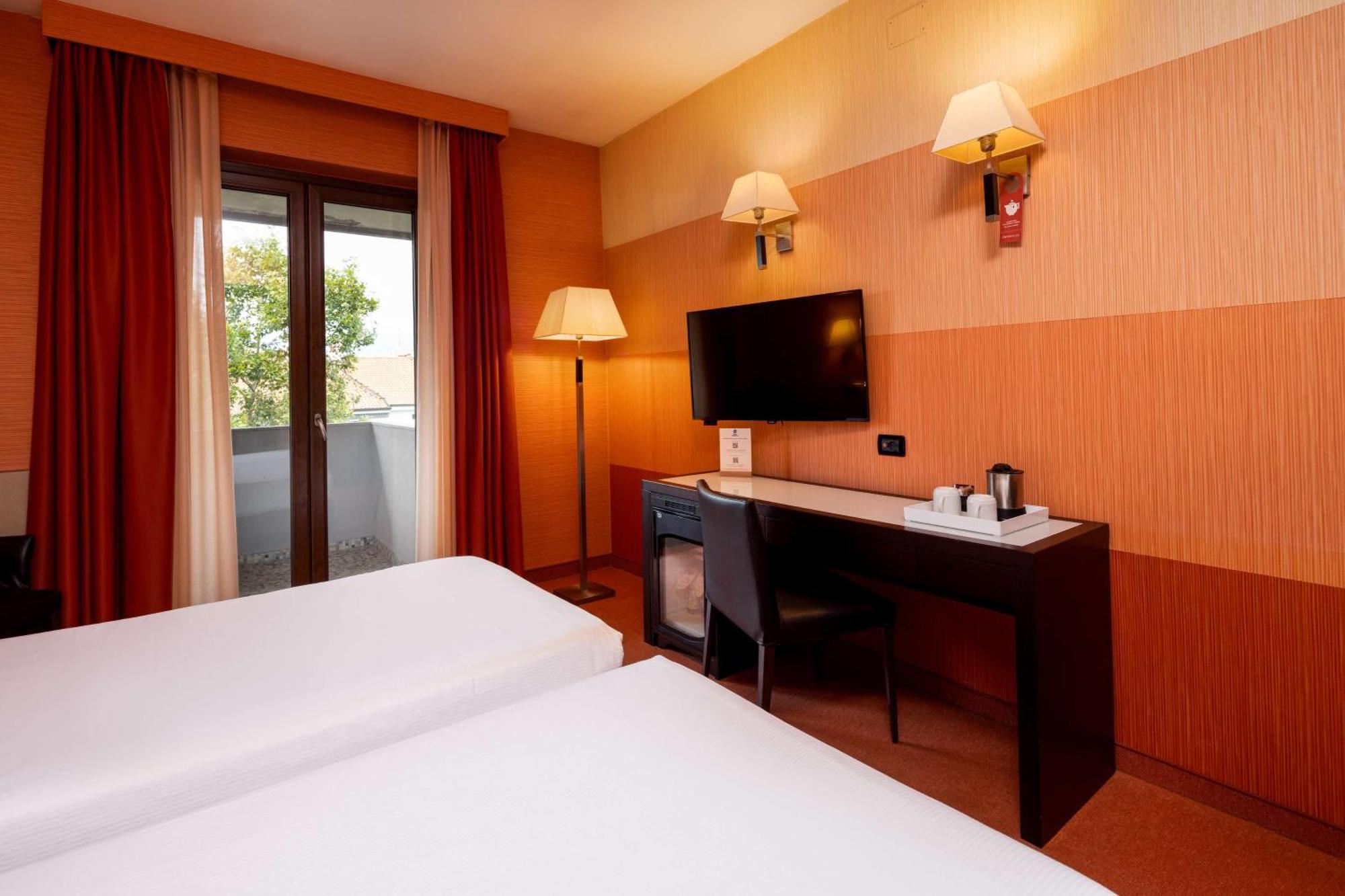 Best Western Gorizia Palace Exterior photo